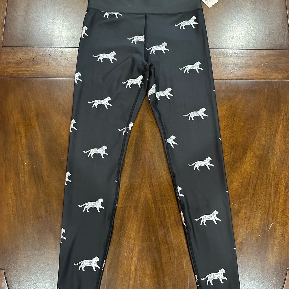 Brand New Cut the Frills leggings